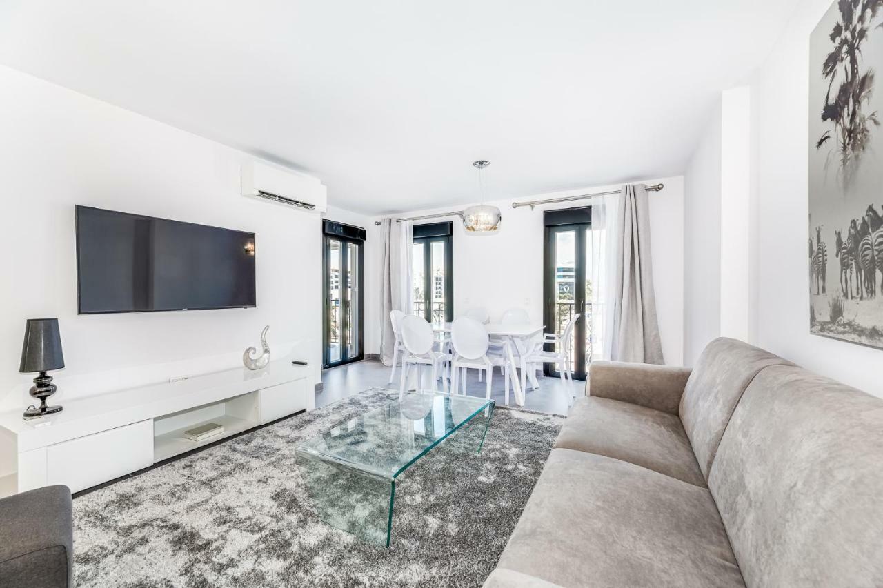 By Riva - Luxurious, Exclusive 2 Bedroom Apt Inside Puerto Banus Marbella Exterior foto